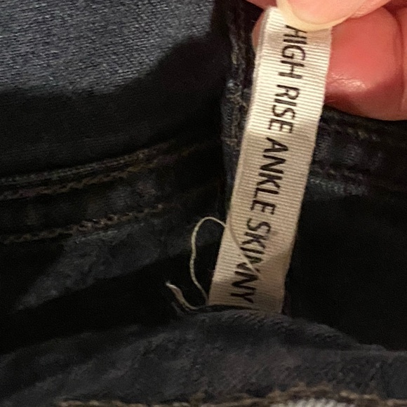 RAG & BONE high rise ankle skinny distressed jeans - Picture 6 of 10